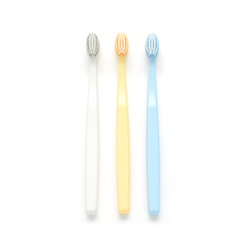 PP-handtag Ultrafint mjukt PBT-borst Vuxen djuprengöring Uppfyller EURO-standarderna tandborste